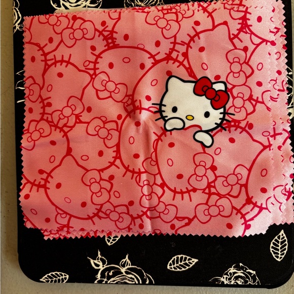 Hello Kitty Pink Glasses Cleaning Cloth - Picture 1 of 3